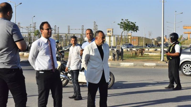 محافظ أسيوط يقود