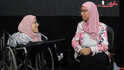 رحمة لشعاع الأمل.. بالعزيمة والإصرار هزمت التحدي و«الماكينة طلعت قماش».. شعاع أمل (6)