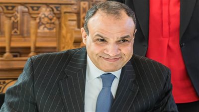 وزير الخارجية والهجرة يتفقد معرض المنتجات المصرية على هامش مؤتمر المصريين بالخارج