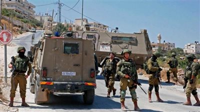 الاحتلال يقتحم أم صفا ويستولي على منزل ويمنع التجول في القرية