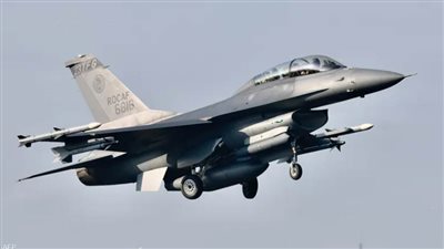 الرئيس الأوكراني يعلن تسلم بلاده الدفعة الأولى من مقاتلات 