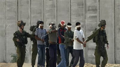 هيئة الأسرى الفلسطينية توثّق اعتقال ٩٩٣٠ فلسطينياً في سجون الاحتلال الإسرائيلي