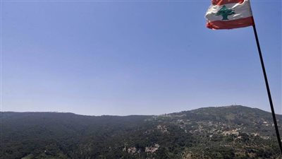 بريطانيا تعلن سحب عائلات المسؤولين العاملين في سفارتها ببيروت