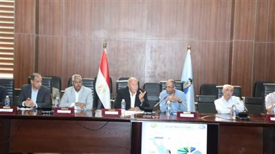 إنهاء الأزمة خلال أيام.. 60 جنيهًا سعر طن المياه و10آلاف جنيه للمخالفين.. صور