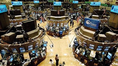 تراجع أسعار السلع الرئيسية والمعادن بالبورصات العالمية