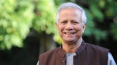 فاينانشيال تايمز: متظاهرون في بنجلاديش يؤيدون محمد يونس الحائز على جائزة نوبل للسلام كرئيس للحكومة