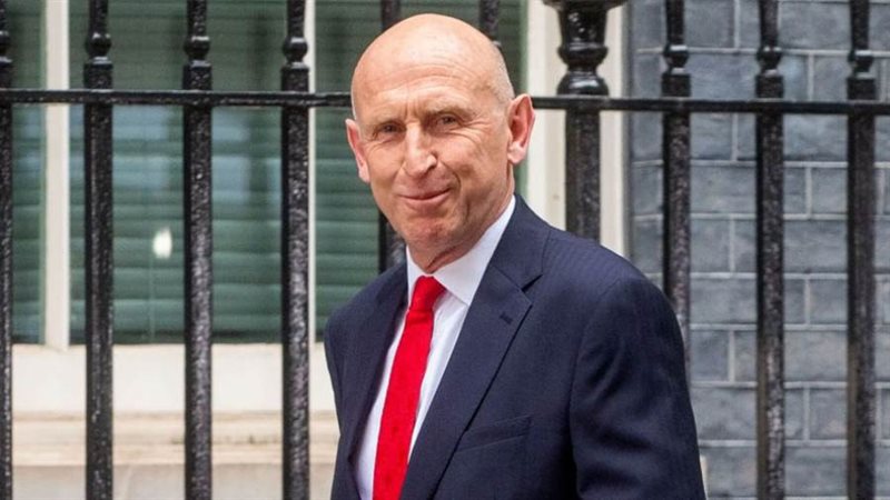 وزير الدفاع البريطاني