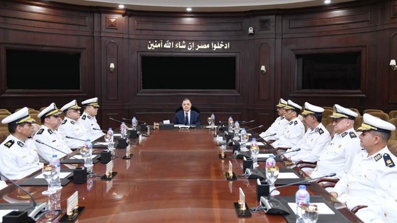 وزير الداخلية وعدد