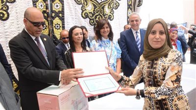 بالصور.. محافظ الغربية ووزيرا التضامن والعمل يتفقدون نموذج المحاكاة تحويشة في بنك 