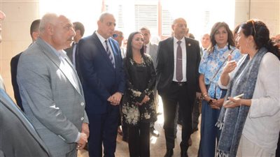 بالصور.. محافظ الغربية ووزيرا التضامن والعمل يتفقدون مصنعًا لإنتاج العطور وعجينة الياسمين بقطور
