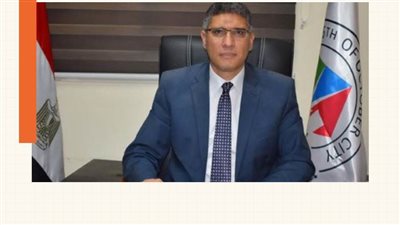 محافظ الجيزة يهنئ الطالبة 