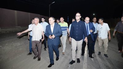 محافظ أسيوط يتفقد حملات النظافة المكبرة بطريق دير السيدة العذراء بدرنكة