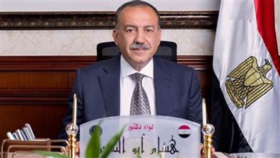 محافظ أسيوط: غلق 10مخابز بلدية وضبط 516 محضرا تموينيا متنوعا خلال حملات على المخابز والأسواق