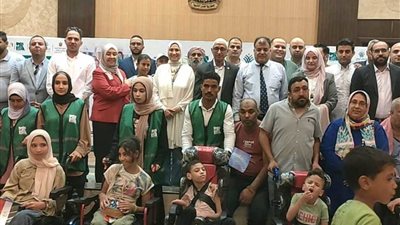 محافظ شمال سيناء يسلم أجهزة تعويضية لذوي الإعاقة.. ويكرم أوائل الثانوية ويعتمد نتيجة الدور الثاني لـ الإعدادية