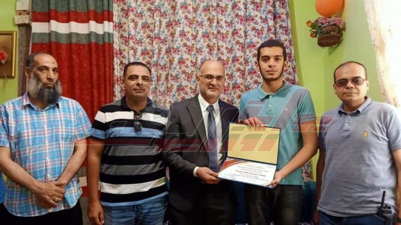 خلال التكريم