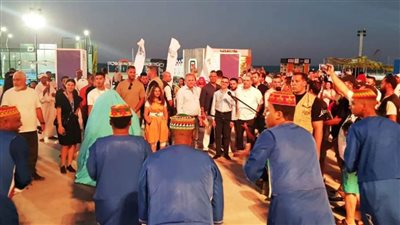 أداء متميز لفرقة أسوان للفنون الشعبية بمهرجان العالم علمين (صور)