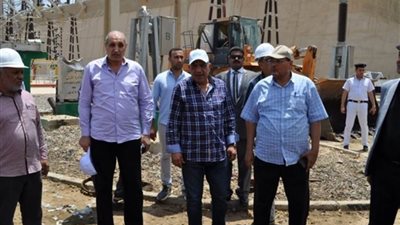 وزير الكهرباء والطاقة المتجددة يتفقد محطة توليد كهرباء السد العالي