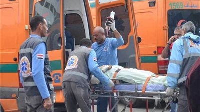 إصابة 11 شخصًا في حادث تصادم سيارتين على الطريق الزراعي بأسوان