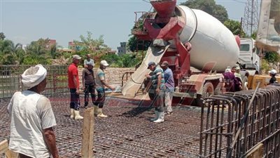 بدء أعمال صب الخرسانة لرفع كفاءة كويري «الهويس» ببيلا في كفر الشيخ