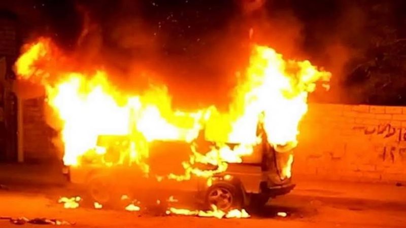 حريق بسيارة ارشيفية