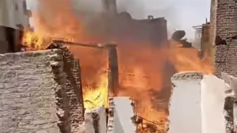 جانب من الحريق