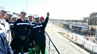 وزير البترول يتفقد التشغيل التجريبي لتوسعات مصفاة تكرير ميدور 