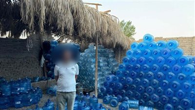 ضبط شخص أنشأ محطة لتعبئة المياه في عبوات تحمل علامات تجارية مقلدة بجنوب سيناء
