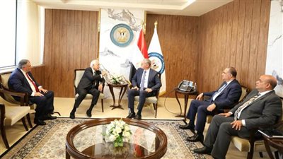 شركة يونانية تتوسع بمجالات البترول والغاز في مصر