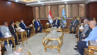 محافظ الغربية يبحث مع الغرفة التجارية إقامة معارض أهلا مدارس