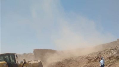  إزالة 12 حالة تعدٍ بمساحة 7600 م2 بنطاق قروى أبوالريش بأسوان