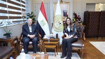 وزيرة التنمية المحلية تستقبل اللواء عادل لبيب وزير التنمية المحلية الأسبق