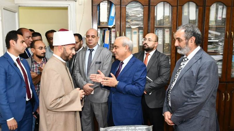 وزير الاوقاف خلال