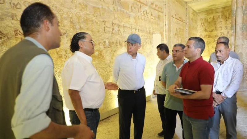 محافظ المنيا يزور