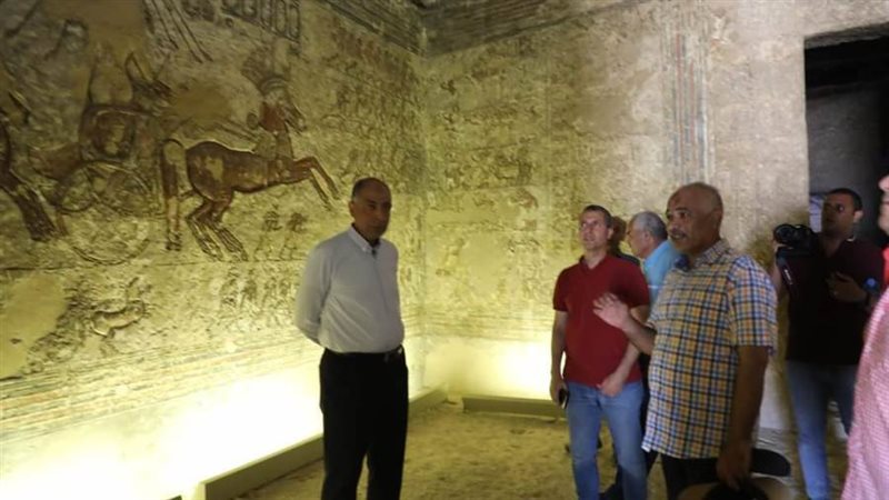 محافظ المنيا يزور