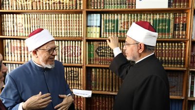رئيس جامعة الأزهر يفتتح مكتبة علمية مهداة من الدكتور الحفناوي