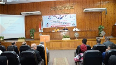 محافظ أسيوط يلتقى 300 شاب وفتاة في جلسة حوارية مع الكيانات الشبابية