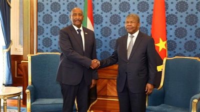 رئيس مجلس السيادة الانتقالي بالسودان والرئيس الأنجولي يبحثان تعزيز العلاقات بين البلدين