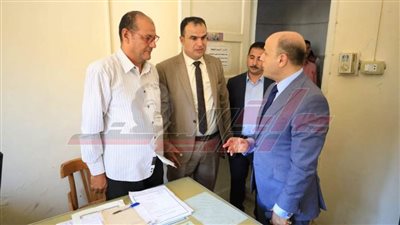 محافظ كفر الشيخ يتفقد المركز التكنولوجي وأقسام الوحدة المحلية بالحامول