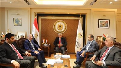 د. أيمن عاشور يؤكد حرص الوزارة على تذليل الصعوبات التي تواجه الطلاب العراقيين الدارسين بالجامعات المصرية