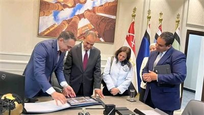 وزير الخارجية يتفقد السفارة المصرية بكيجالي