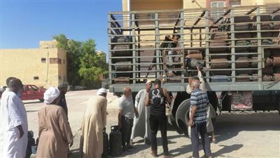 جولة تفقدية مفاجئة لرئيس مدينة مرسى علم على وحدة طب الأسرة وسيارات توزيع أسطوانات البوتاجاز (صور)