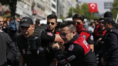 إصابة 5 أشخاص في حادث طعن خارج مسجد شمال غربي تركيا