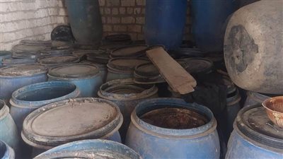 ضبط 18طن مخلل غير صالح للاستهلاك الآدمي وأسمدة زراعية محظور تداولها بأسيوط 