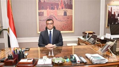 وزير الإسكان يتابع منظومة مياه الشرب والصرف بالقاهرة الجديدة والعاشر من رمضان