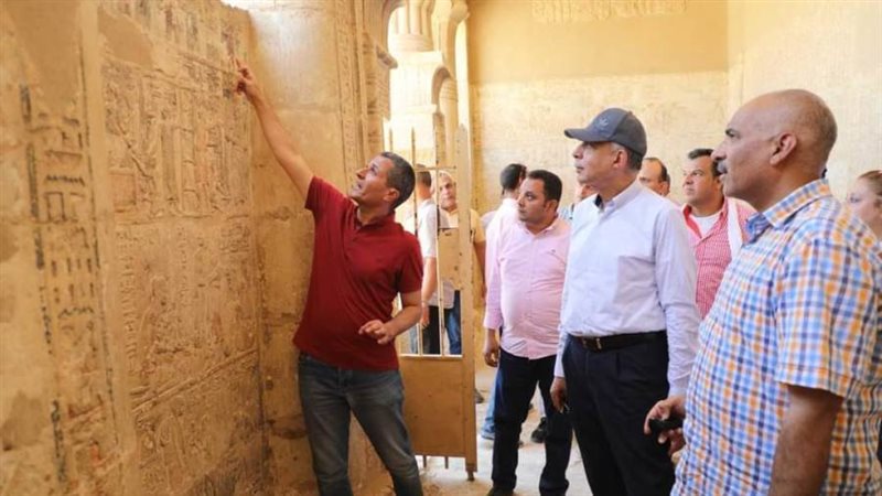 محافظ المنيا بمنطقة