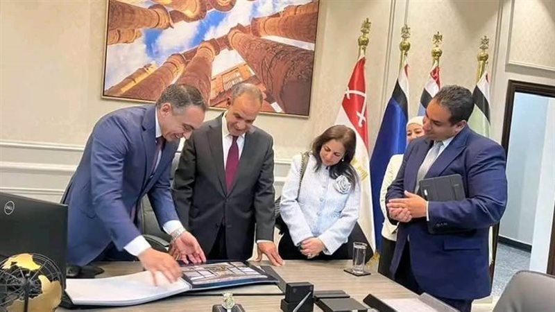 وزير الخارجية يتفقد