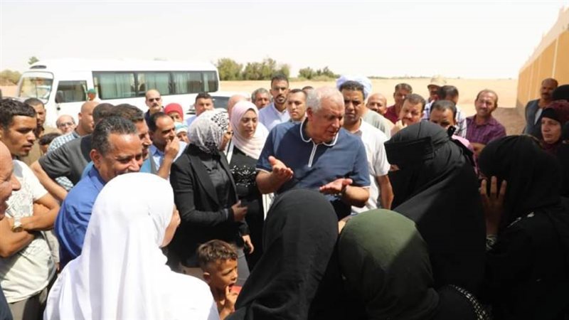 جانب من لقاء محافظ