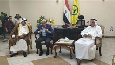 محافظ شمال سيناء يلتقي بمشايخ وعواقل رفح وسط إشادة بجهود تنمية وتعمير سيناء