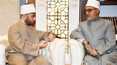 وزير الأوقاف يهنئ المفتي بثقة رئيس الجمهورية 