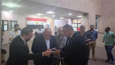 وزير الكهرباء والطاقة المتجددة في زيارة مفاجئة إلى مستشفى الكهرباء بمنطقة ألماظة
